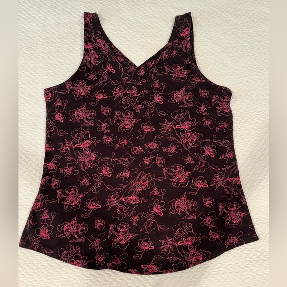 🆕 WHBM Double V-Neck Tank
Sketchy Poppy Dolce Black w/Pink flower print Size M - Picture 3 of 15